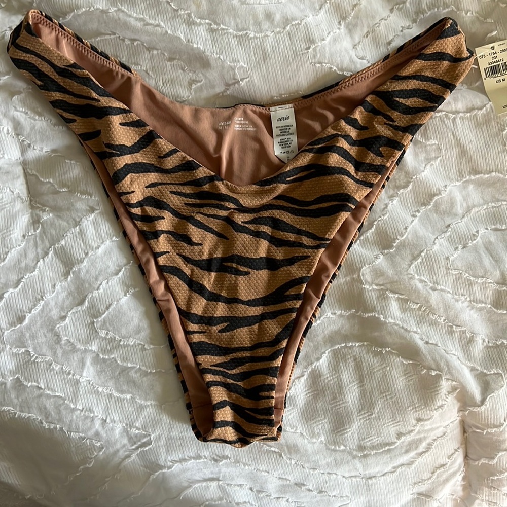 Brand new Aerie cheeky bikini tiger print bottom M